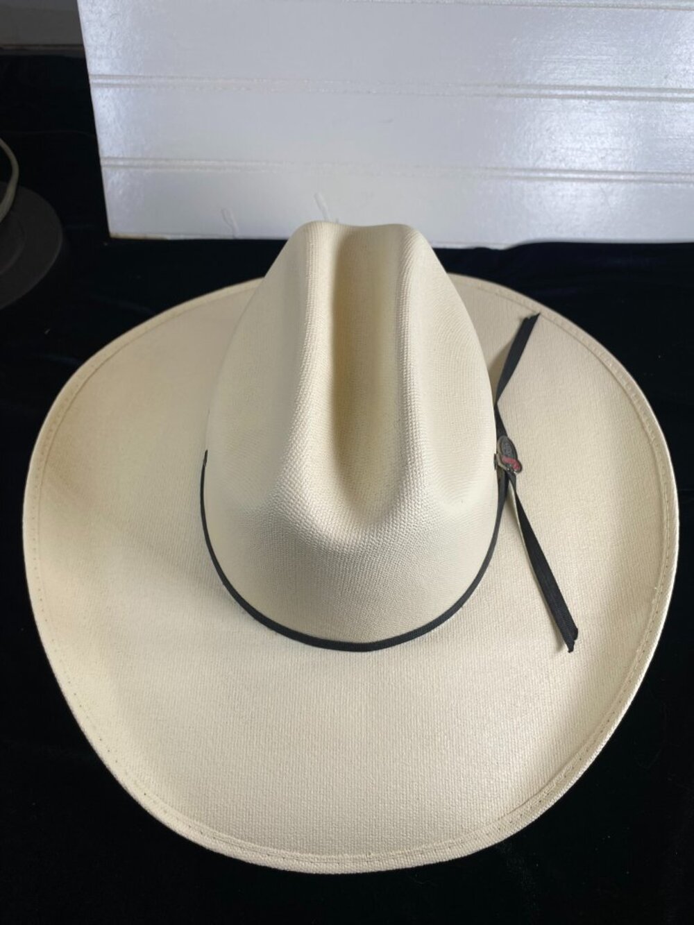 Justin Buckaroo Youth Cowboy Hat, in very good condition